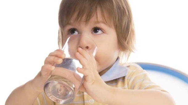 Uống nước ấm vào buổi sáng có lợi gì cho hệ tiêu hóa
